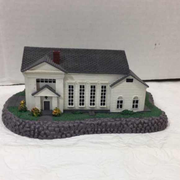 Norman Rockwell's Main Street Art Landmark Sculptures The Town Hall #82286 VTG - Picture 2 of 12